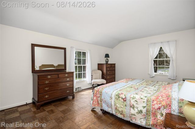 4195 Orchard Way, Bloomfield Charter Township, MI 48301
