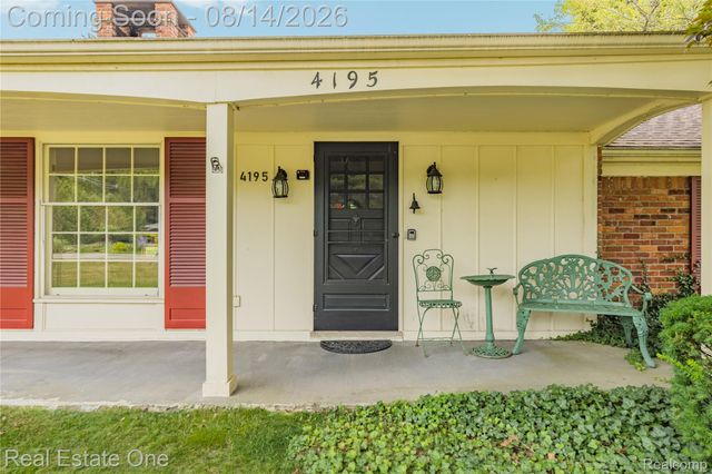 4195 Orchard Way, Bloomfield Charter Township, MI 48301