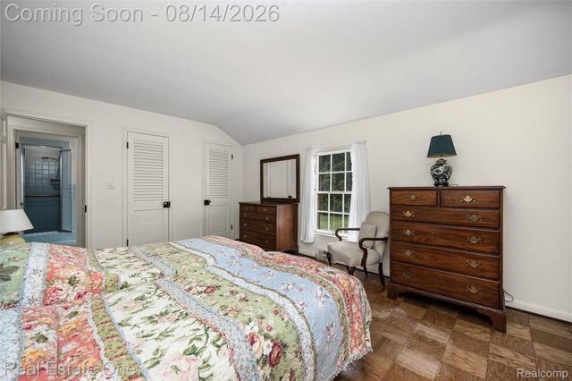 4195 Orchard Way, Bloomfield Charter Township, MI 48301