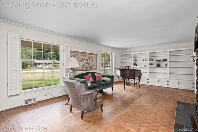 4195 Orchard Way, Bloomfield Charter Township, MI 48301