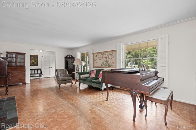 4195 Orchard Way, Bloomfield Charter Township, MI 48301