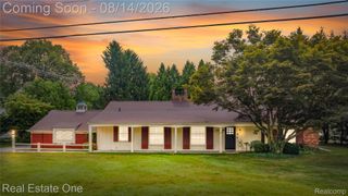 4195 Orchard Way, Bloomfield Charter Township, MI 48301