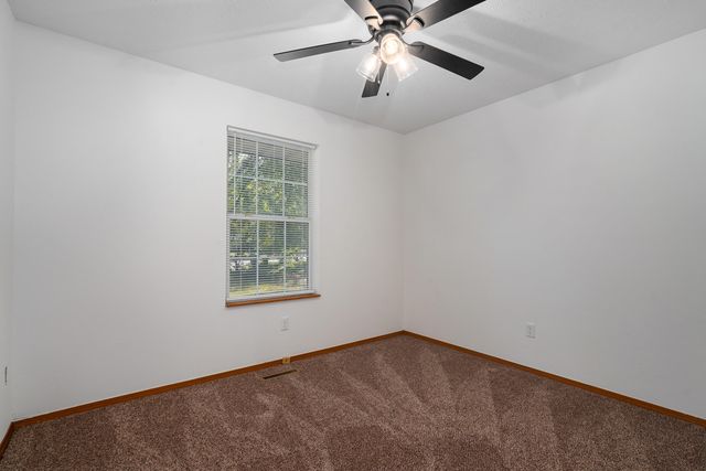 2015 N Benton Avenue, Springfield, MO 65803
