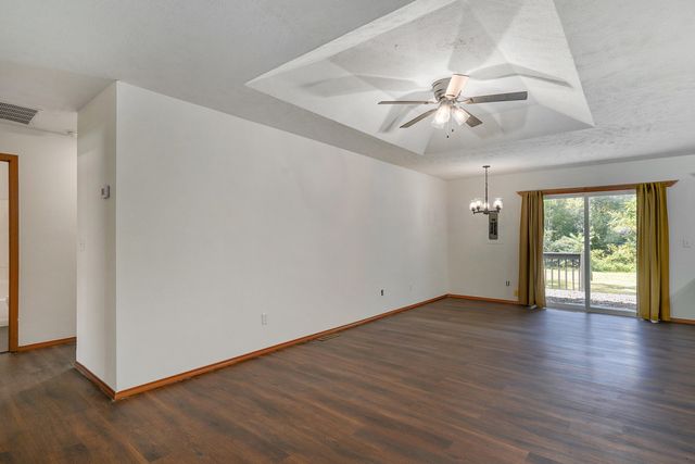 2015 N Benton Avenue, Springfield, MO 65803
