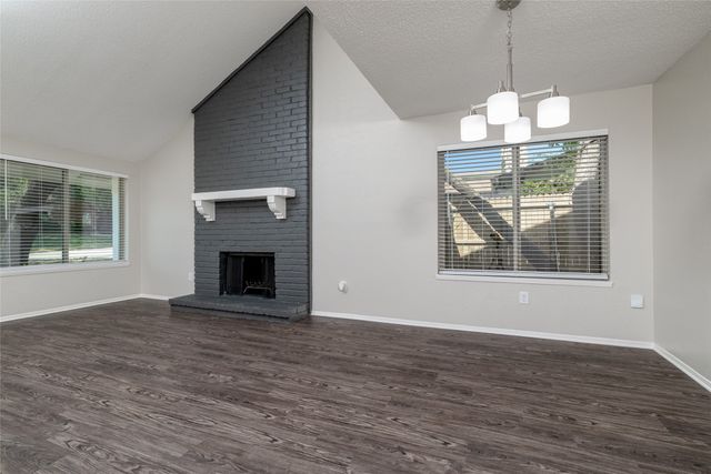 3615 Ravenhill Lane, Arlington, TX 76016