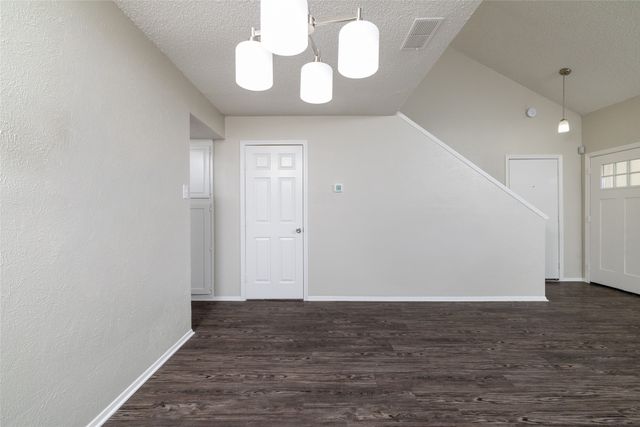 3615 Ravenhill Lane, Arlington, TX 76016