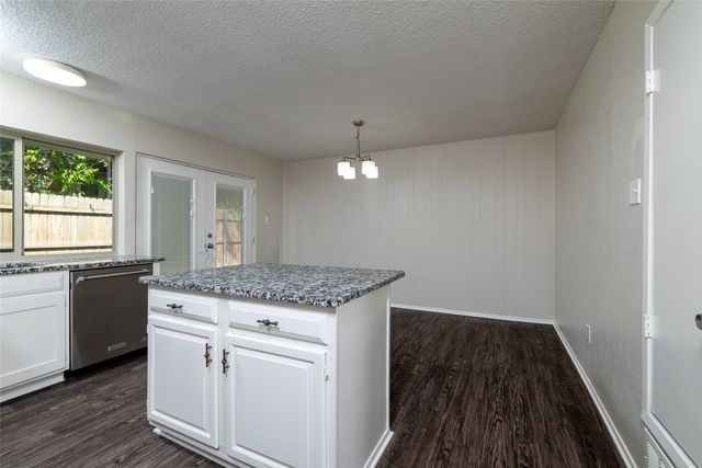 3615 Ravenhill Lane, Arlington, TX 76016