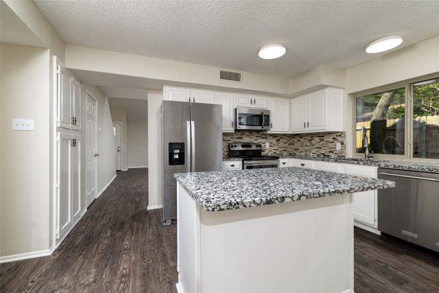 3615 Ravenhill Lane, Arlington, TX 76016