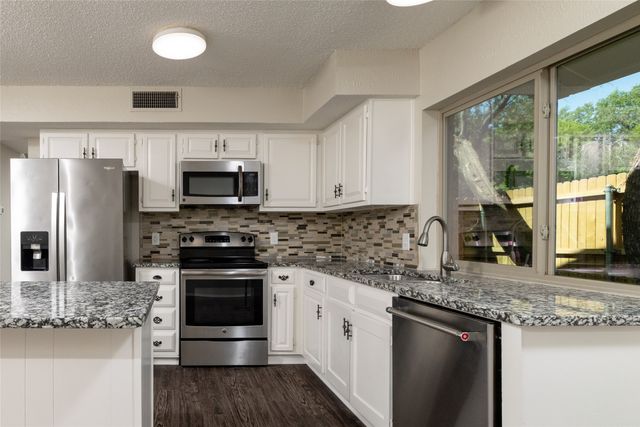 3615 Ravenhill Lane, Arlington, TX 76016