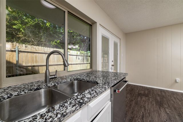 3615 Ravenhill Lane, Arlington, TX 76016