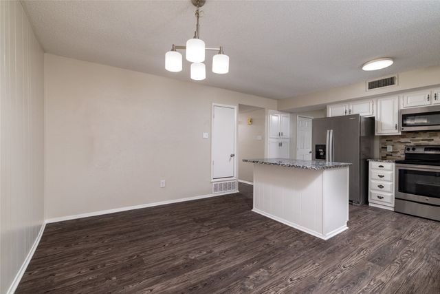 3615 Ravenhill Lane, Arlington, TX 76016