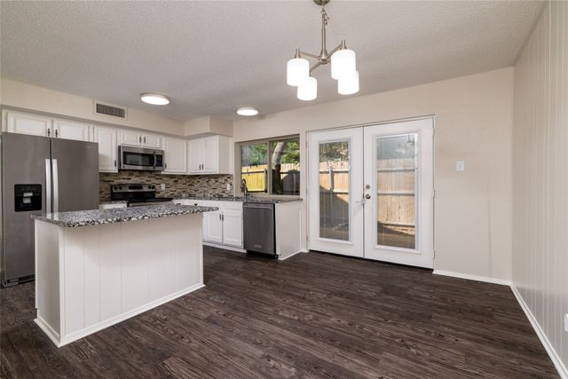 3615 Ravenhill Lane, Arlington, TX 76016