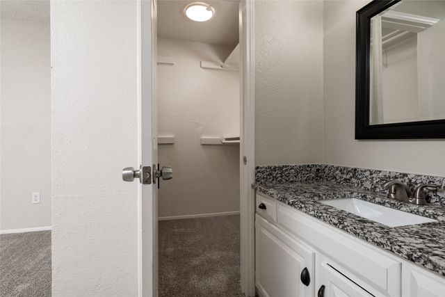 3615 Ravenhill Lane, Arlington, TX 76016