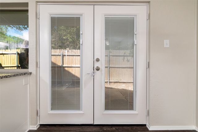 3615 Ravenhill Lane, Arlington, TX 76016