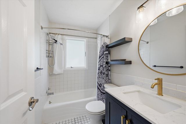16062 Cambridge Circle SE, Prior Lake, MN 55372