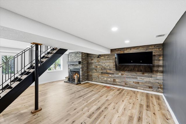 16062 Cambridge Circle SE, Prior Lake, MN 55372