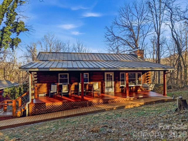 34 Greenbriar Road, Black Mountain, NC 28711