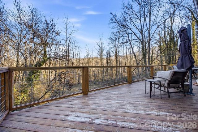 34 Greenbriar Road, Black Mountain, NC 28711