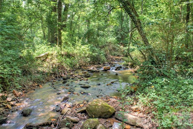 34 Greenbriar Road, Black Mountain, NC 28711