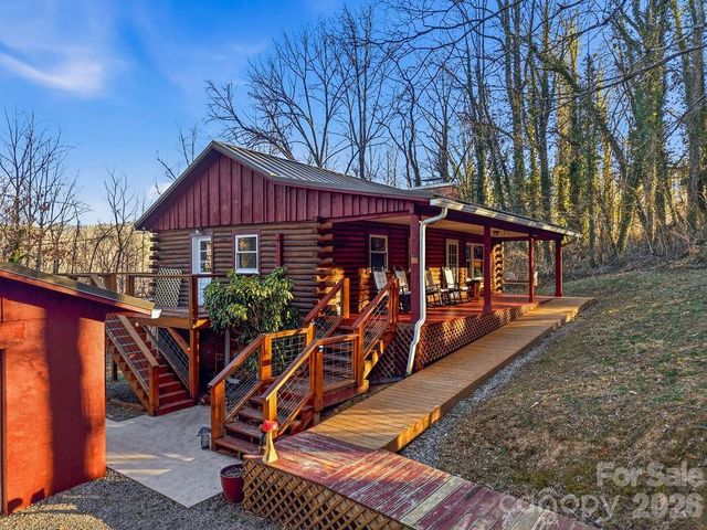 34 Greenbriar Road, Black Mountain, NC 28711