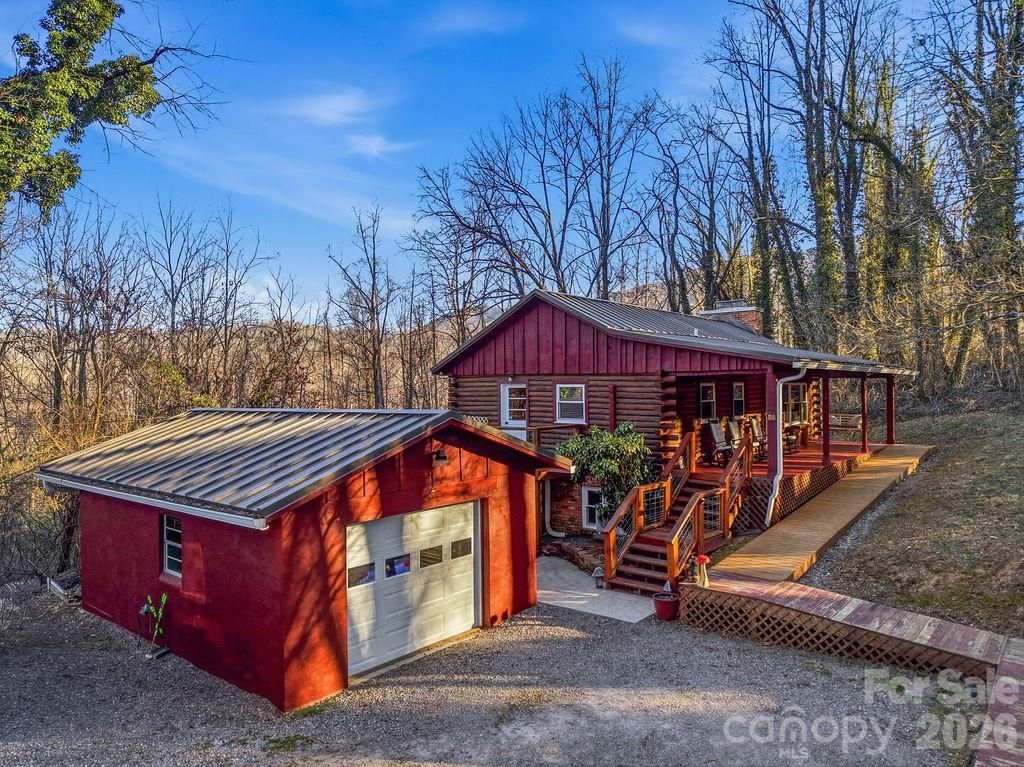 34 Greenbriar Road, Black Mountain, NC 28711