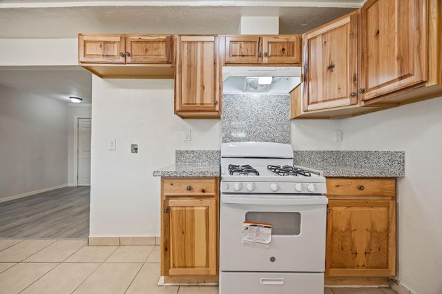 3864 E Lyell Avenue, Fresno, CA 93702