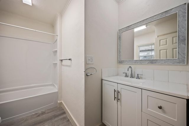 3864 E Lyell Avenue, Fresno, CA 93702