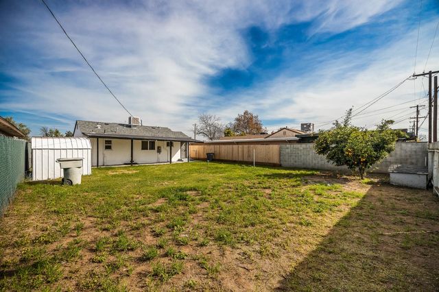 3864 E Lyell Avenue, Fresno, CA 93702