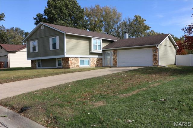 4 Ridgewoods Court, St Peters, MO 63376