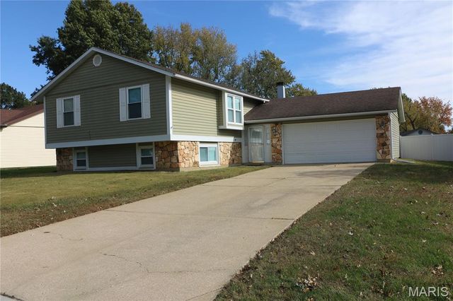 4 Ridgewoods Court, St Peters, MO 63376