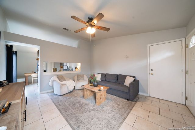 6131 Valley Bay Dr, San Antonio, TX 78250