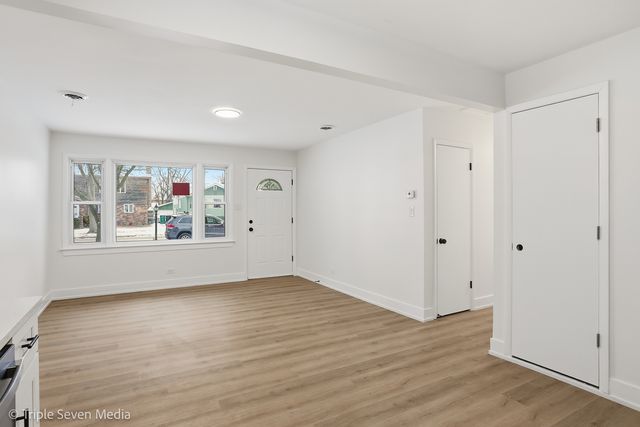 6135 Birmingham Street, Chicago Ridge, IL 60415