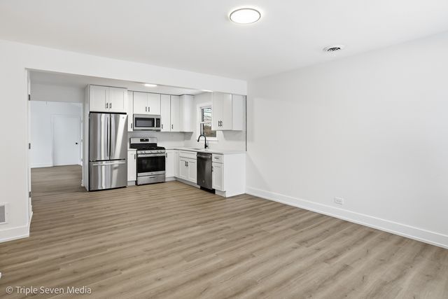 6135 Birmingham Street, Chicago Ridge, IL 60415