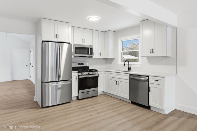 6135 Birmingham Street, Chicago Ridge, IL 60415