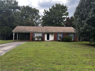 3515 Stonehurst Place, High Point, NC 27265
