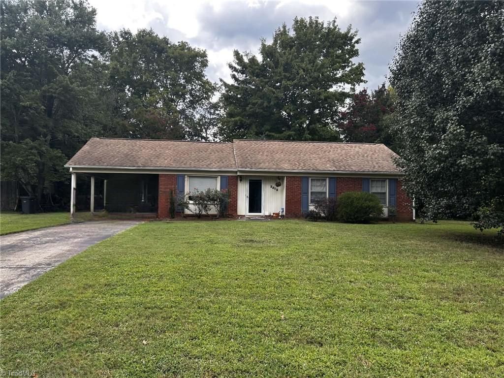3515 Stonehurst Place, High Point, NC 27265
