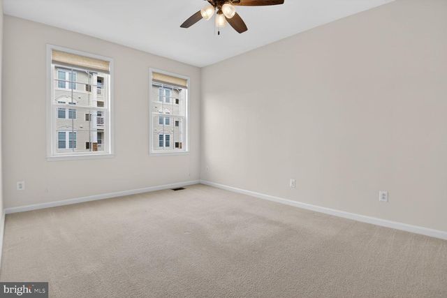 24690 BYRNE MEADOW SQ, Aldie, VA 20105