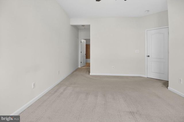 24690 BYRNE MEADOW SQ, Aldie, VA 20105