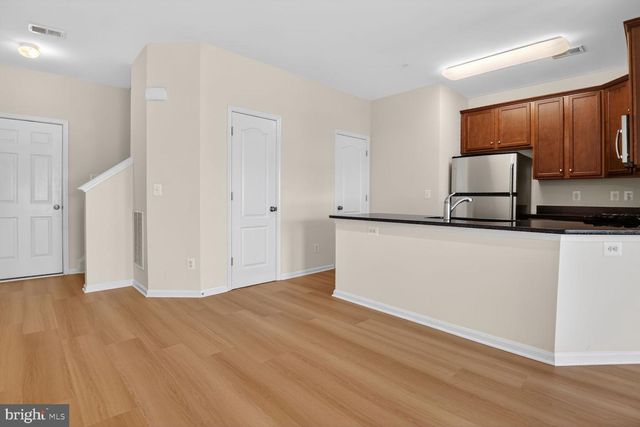 24690 BYRNE MEADOW SQ, Aldie, VA 20105
