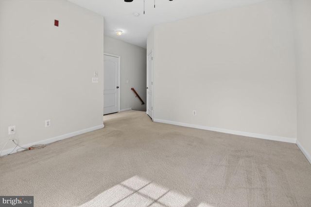 24690 BYRNE MEADOW SQ, Aldie, VA 20105