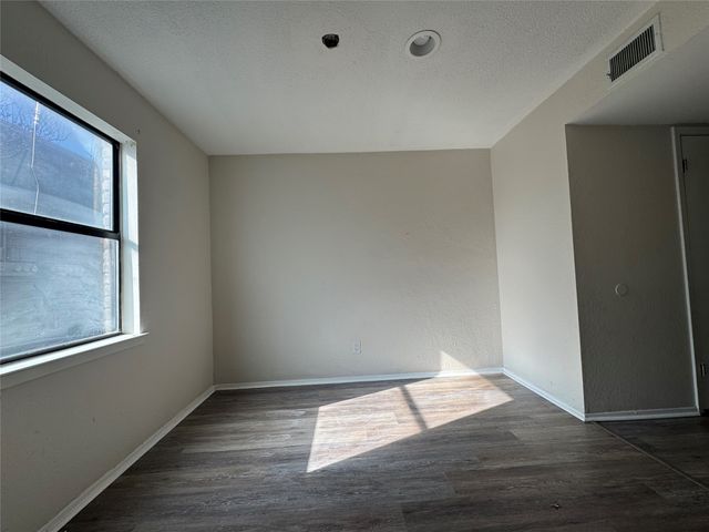 1421 S 12th Street 107, Waco, TX 76706