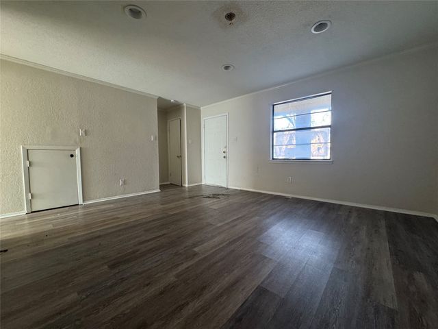 1421 S 12th Street 107, Waco, TX 76706