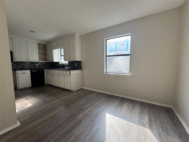 1421 S 12th Street 107, Waco, TX 76706