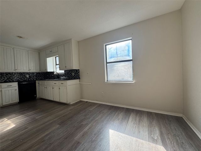 1421 S 12th Street 107, Waco, TX 76706