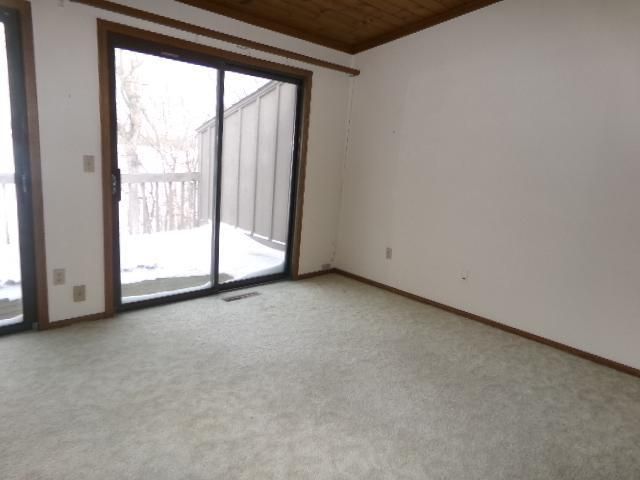 2 Hazeltine Estates, Chaska, MN 55318