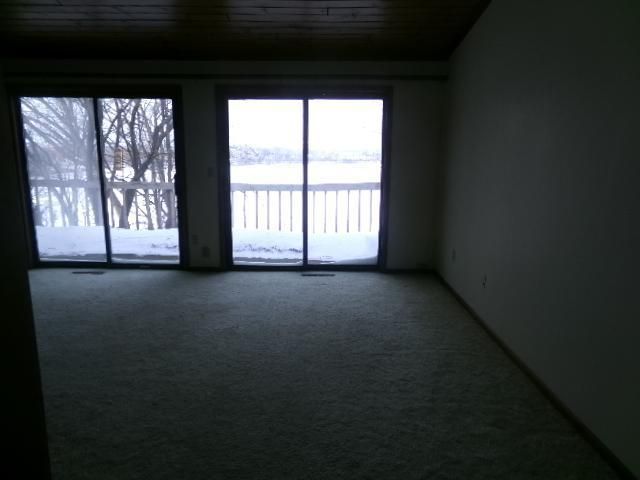 2 Hazeltine Estates, Chaska, MN 55318