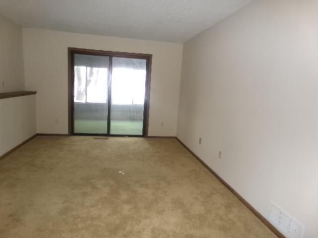 2 Hazeltine Estates, Chaska, MN 55318