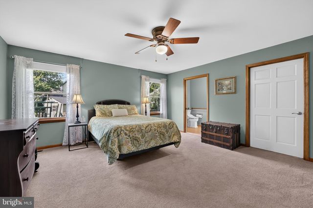 102 HOLLY CT, Mullica Hill, NJ 08062