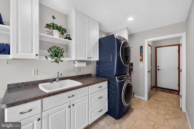 102 HOLLY CT, Mullica Hill, NJ 08062