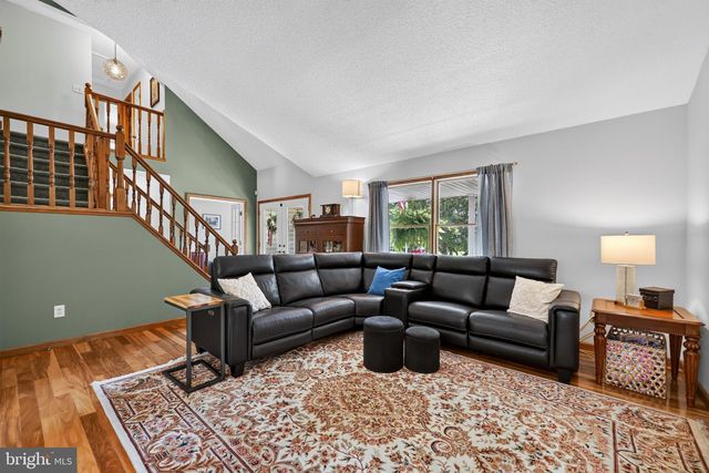 102 HOLLY CT, Mullica Hill, NJ 08062